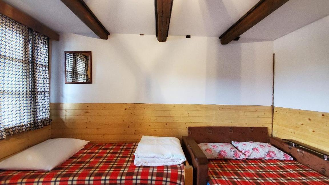 Casa Rustic Fehér&Fekete Vendégházak Sovata Esterno foto