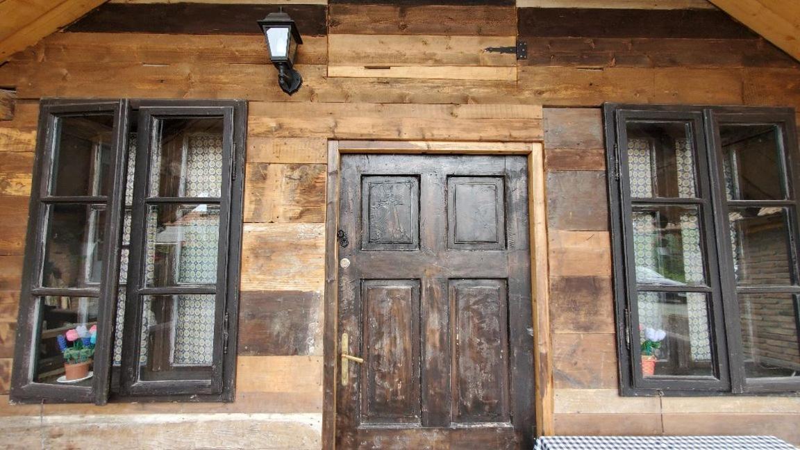 Casa Rustic Fehér&Fekete Vendégházak Sovata Esterno foto