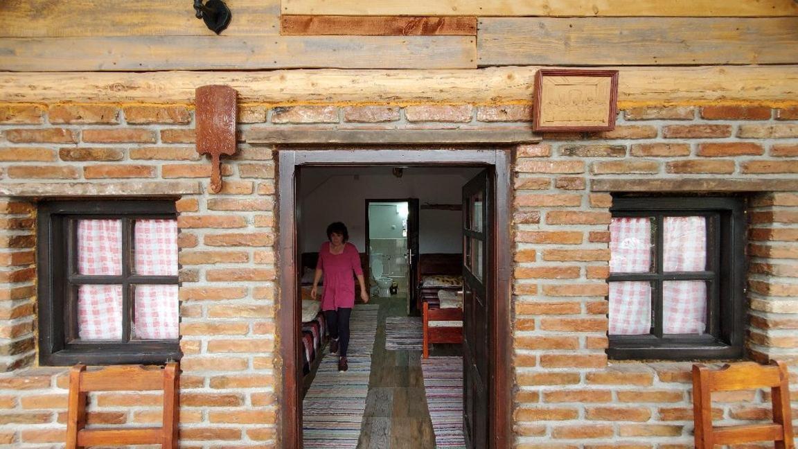 Casa Rustic Fehér&Fekete Vendégházak Sovata Esterno foto