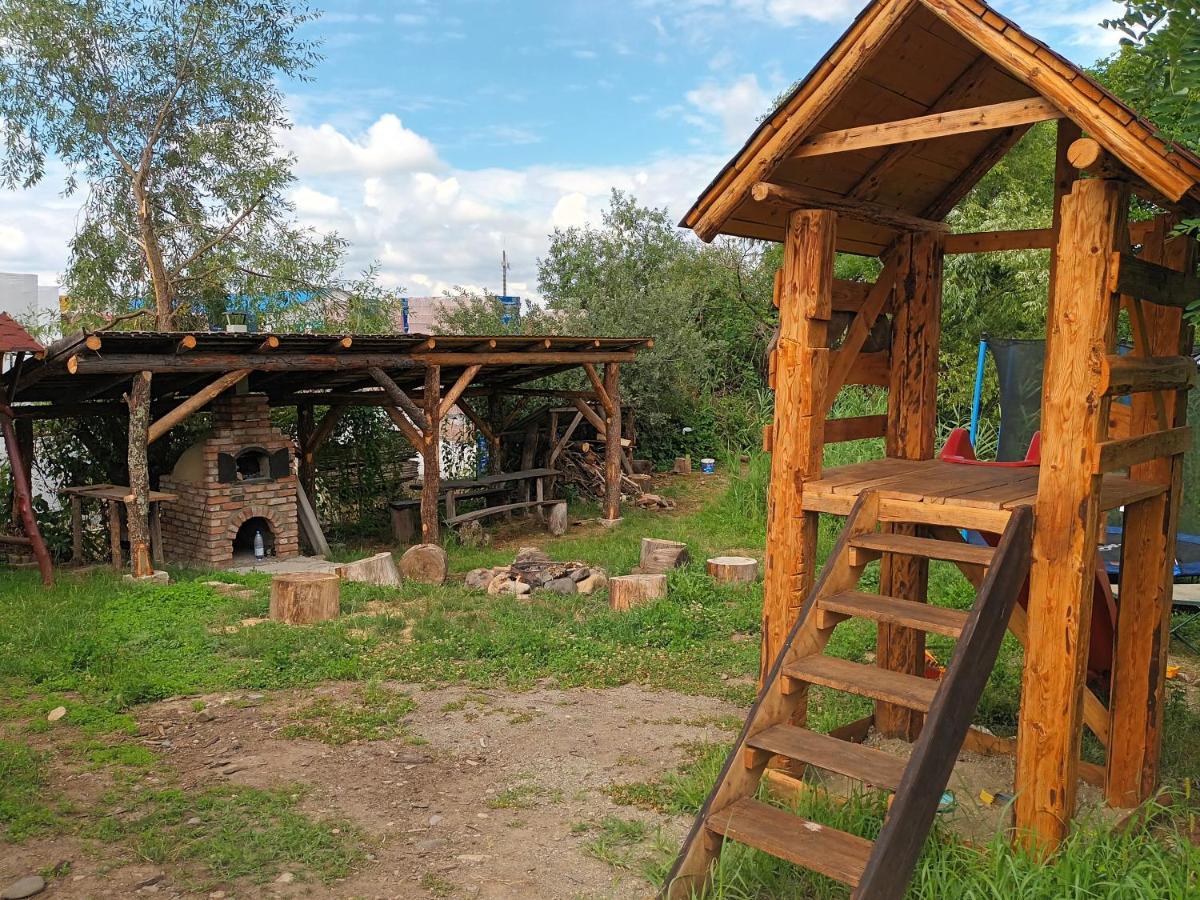 Casa Rustic Fehér&Fekete Vendégházak Sovata Esterno foto