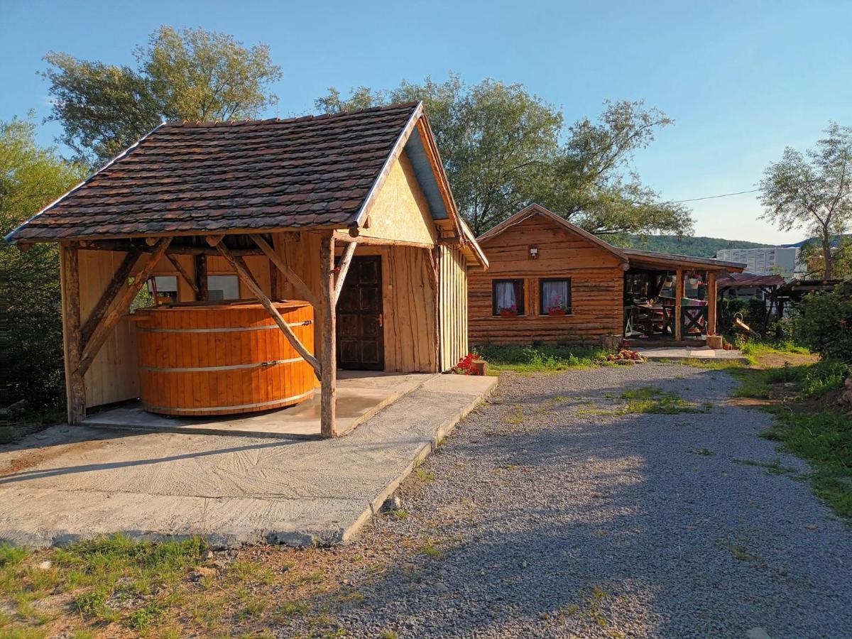 Casa Rustic Fehér&Fekete Vendégházak Sovata Esterno foto